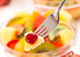 Gelatina de frutas en almíbar