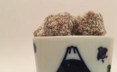 Keto-bombones de coco (Coconut balls) 