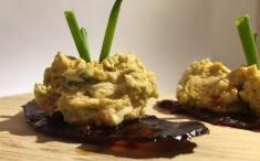 Crujientes de chorizo con guacamole (Pep-Acado Tostada)